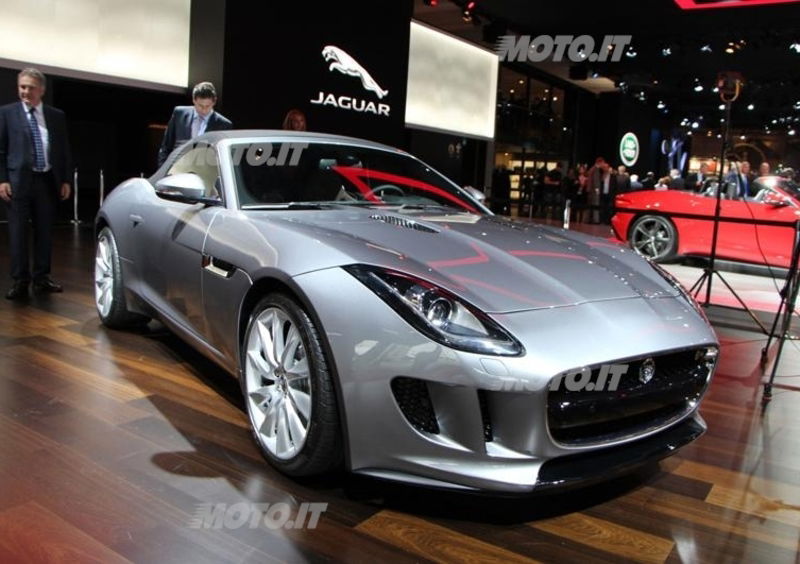 Jaguar al Salone di Parigi 2012