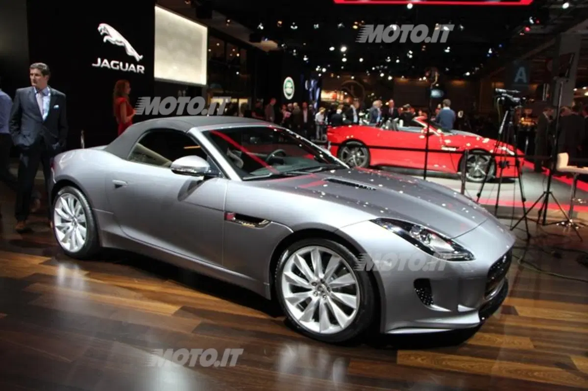 Jaguar al Salone di Parigi 2012 (2)