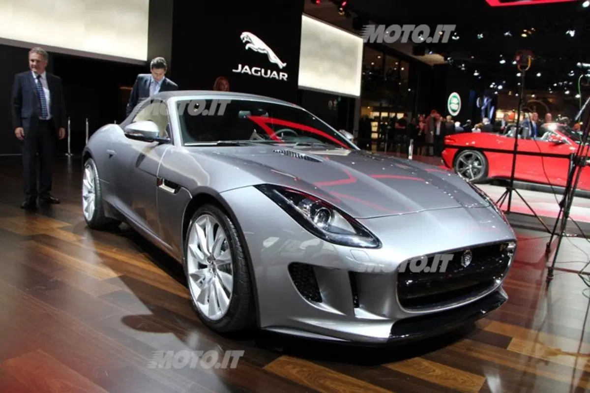 Jaguar al Salone di Parigi 2012 (3)