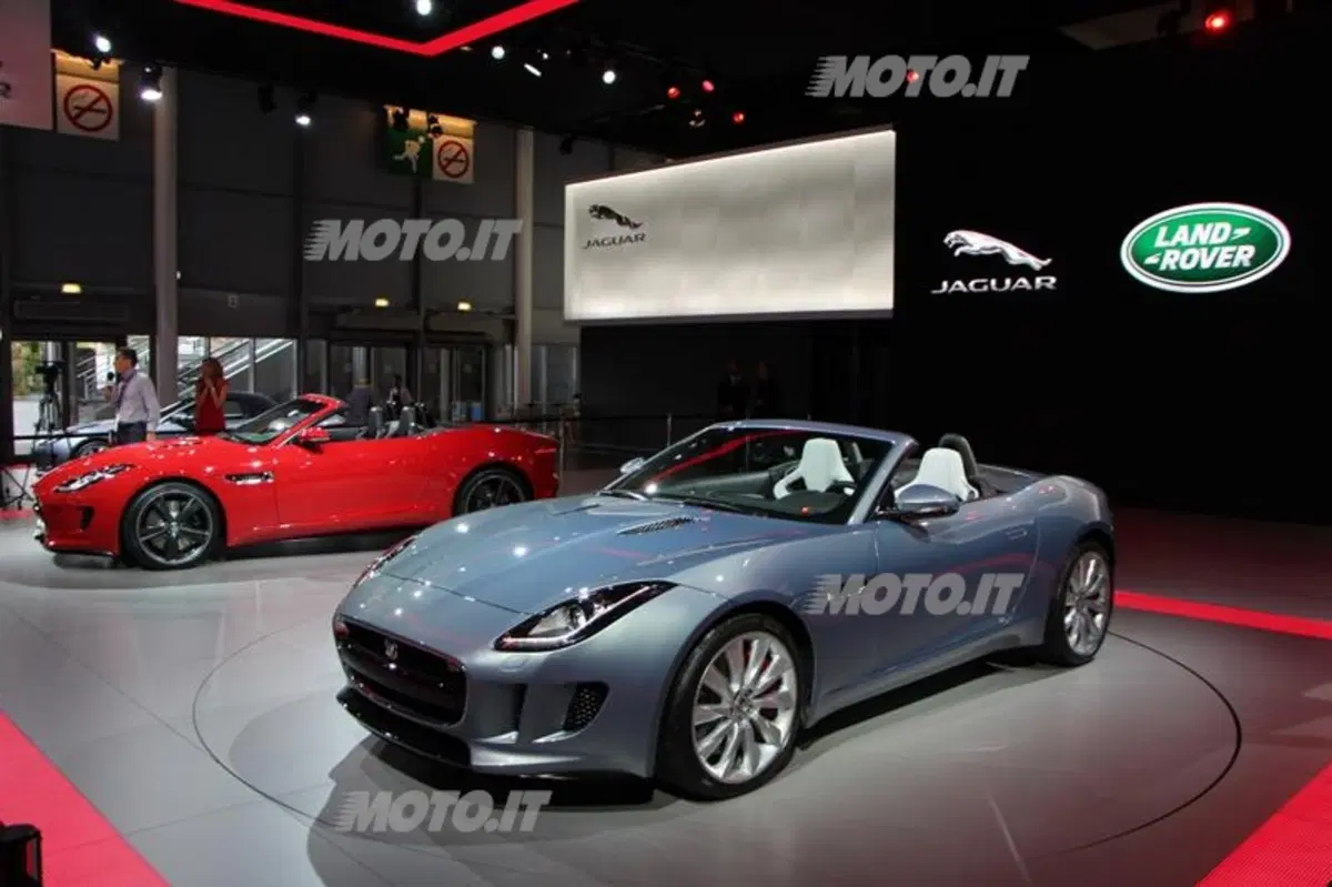 Jaguar al Salone di Parigi 2012 (4)