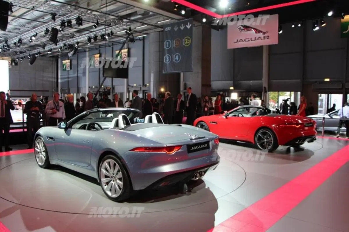Jaguar al Salone di Parigi 2012 (6)