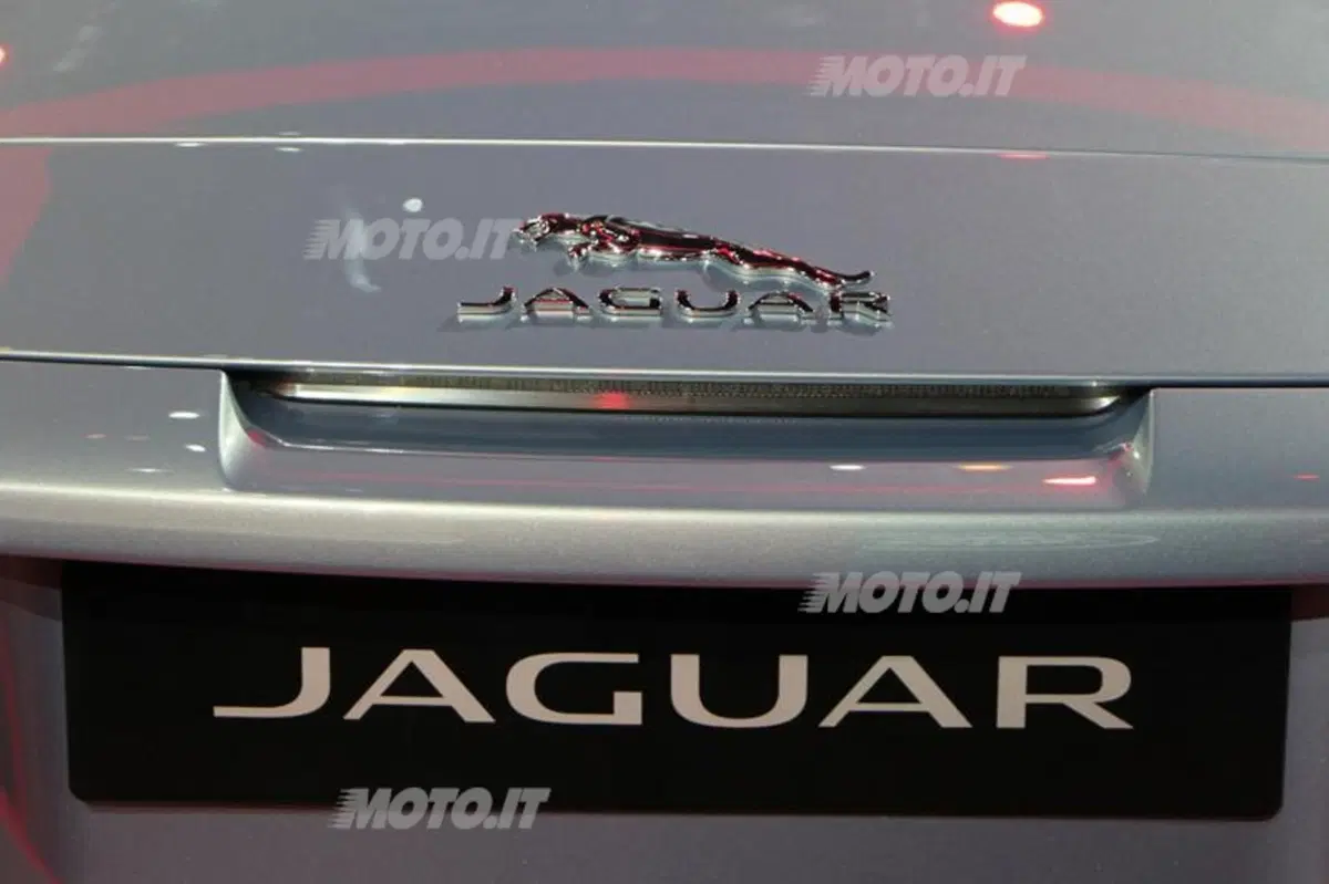 Jaguar al Salone di Parigi 2012 (17)