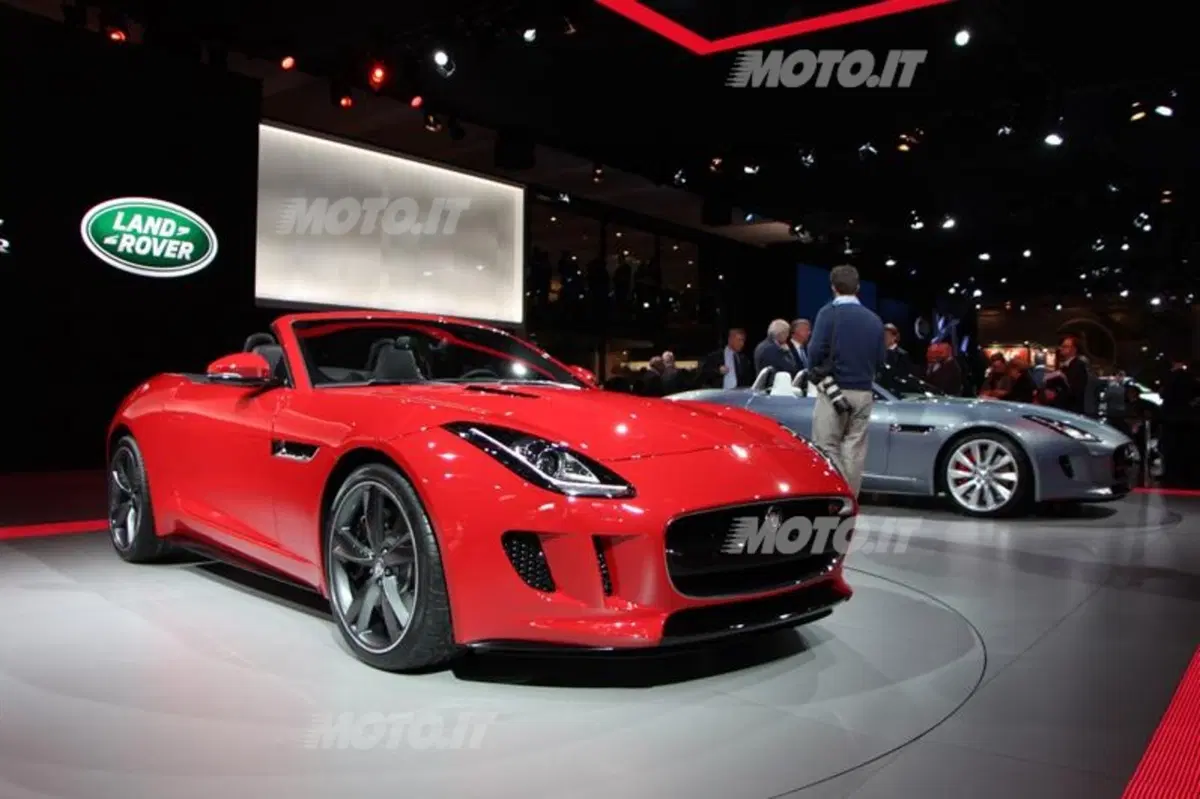 Jaguar al Salone di Parigi 2012 (18)