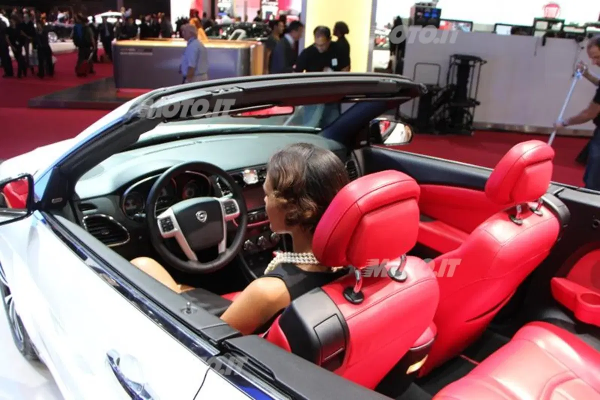 Lancia al Salone di Parigi 2012 (7)