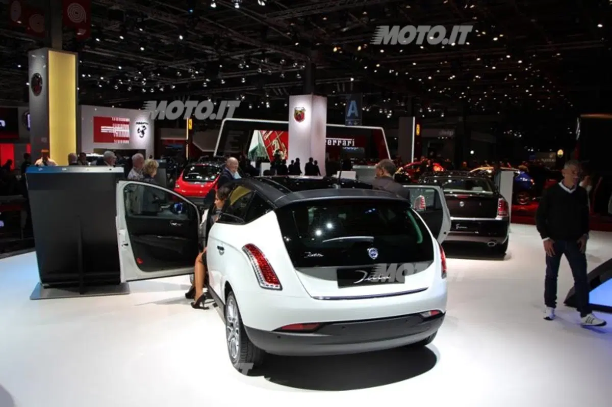 Lancia al Salone di Parigi 2012 (8)