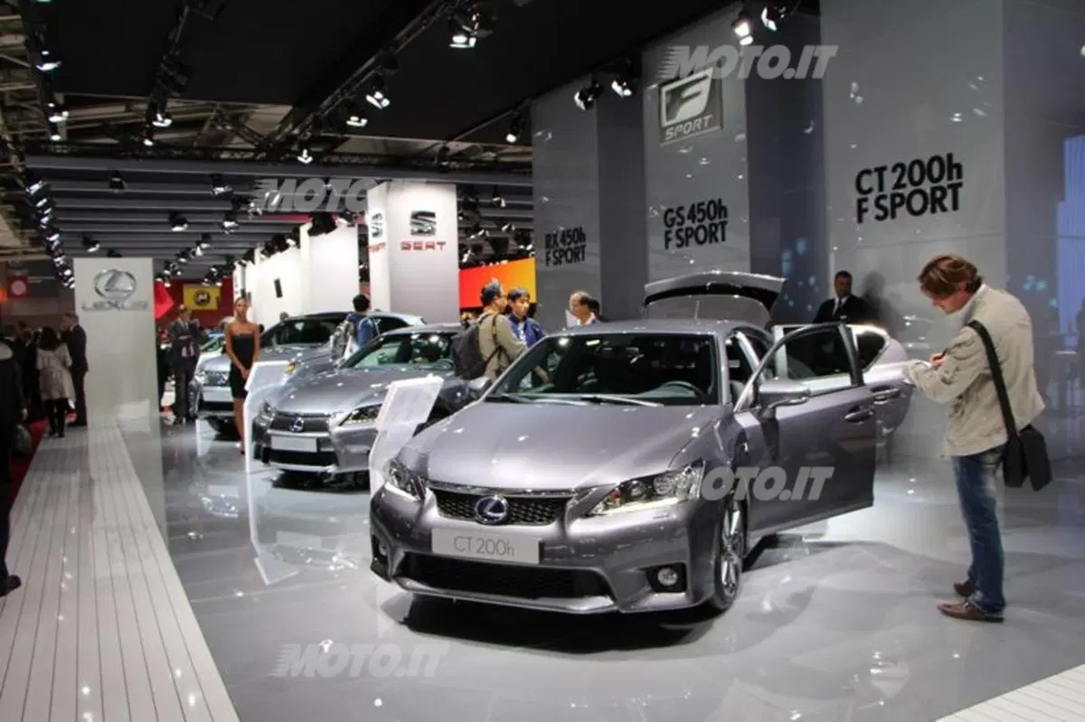 Lexus al Salone di Parigi 2012 (2)
