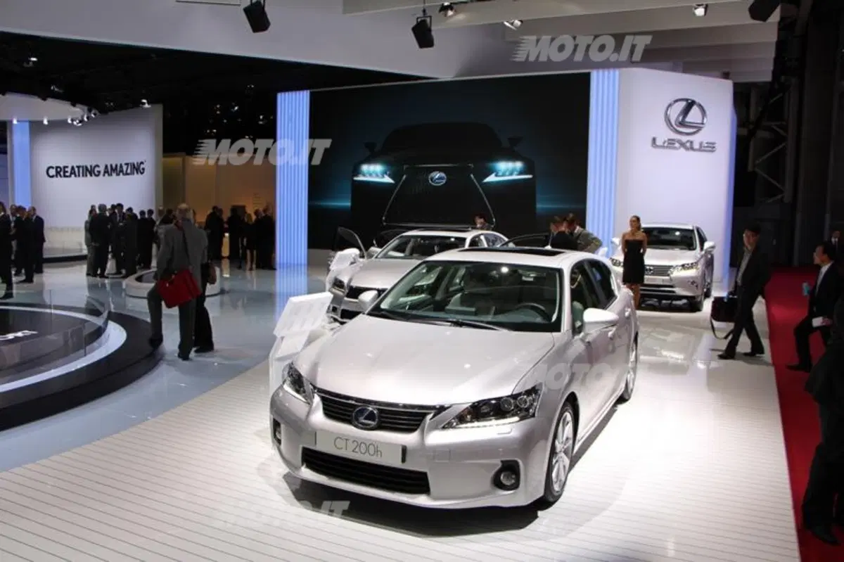 Lexus al Salone di Parigi 2012 (3)