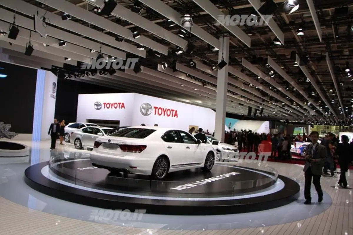 Lexus al Salone di Parigi 2012 (7)