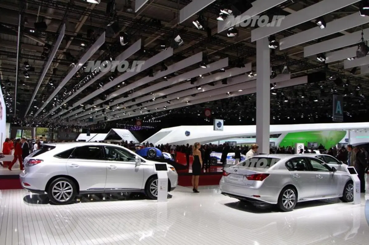 Lexus al Salone di Parigi 2012 (8)