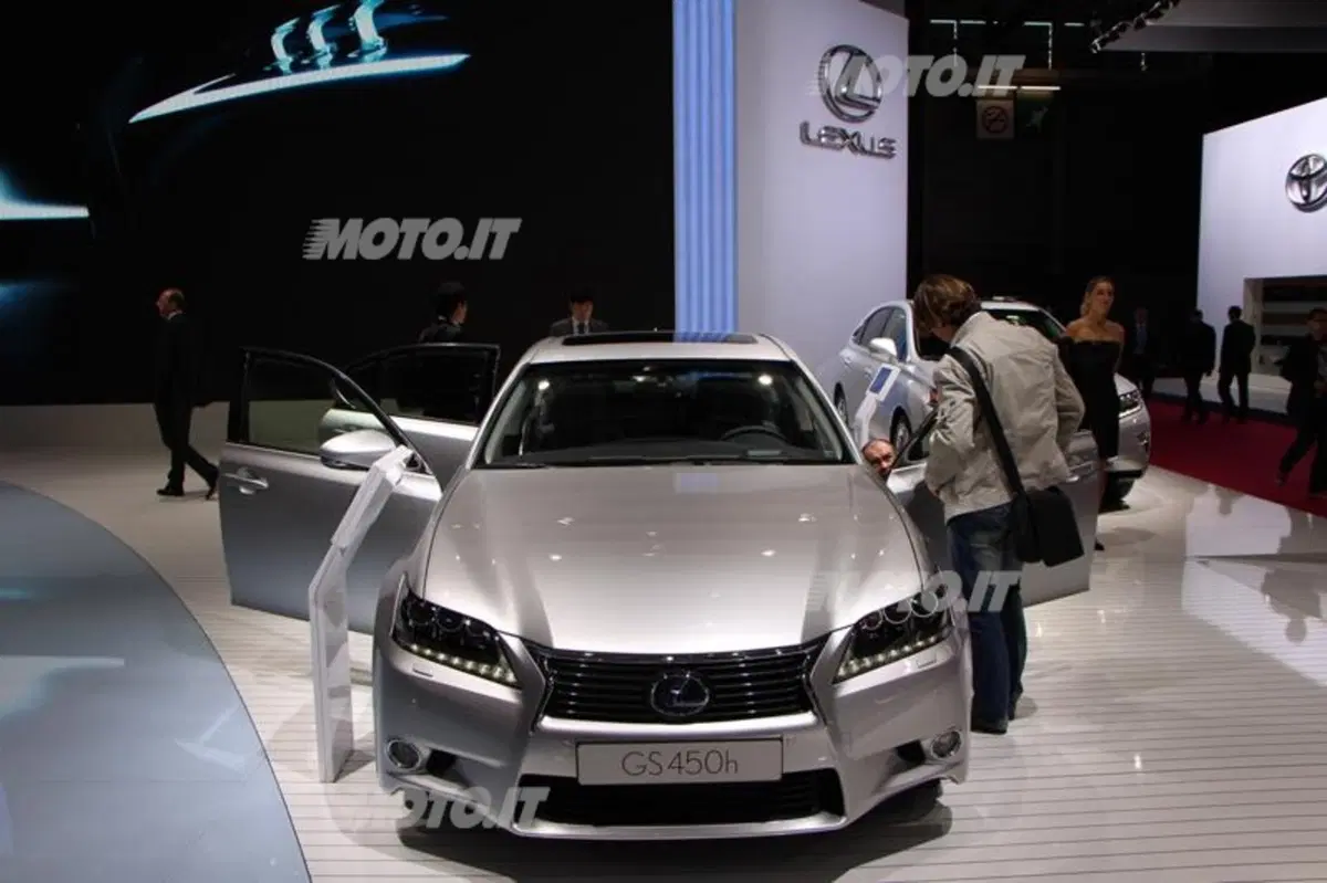 Lexus al Salone di Parigi 2012 (11)