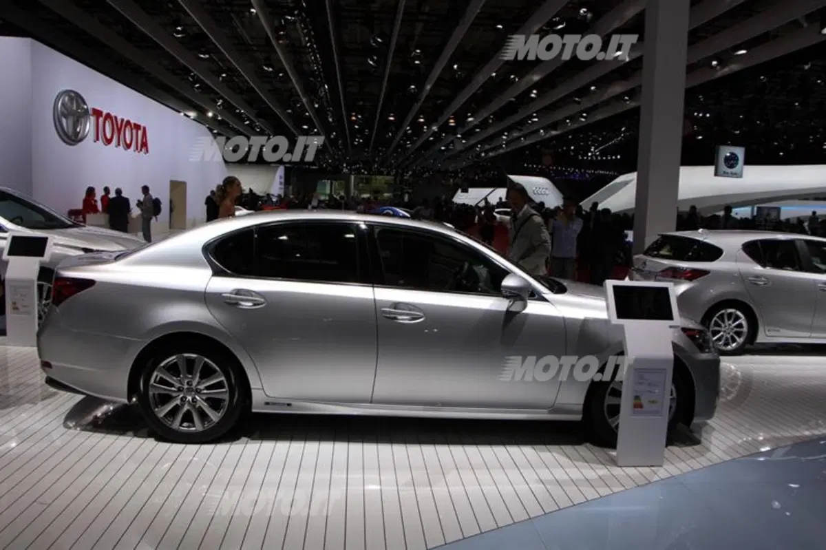 Lexus al Salone di Parigi 2012 (12)