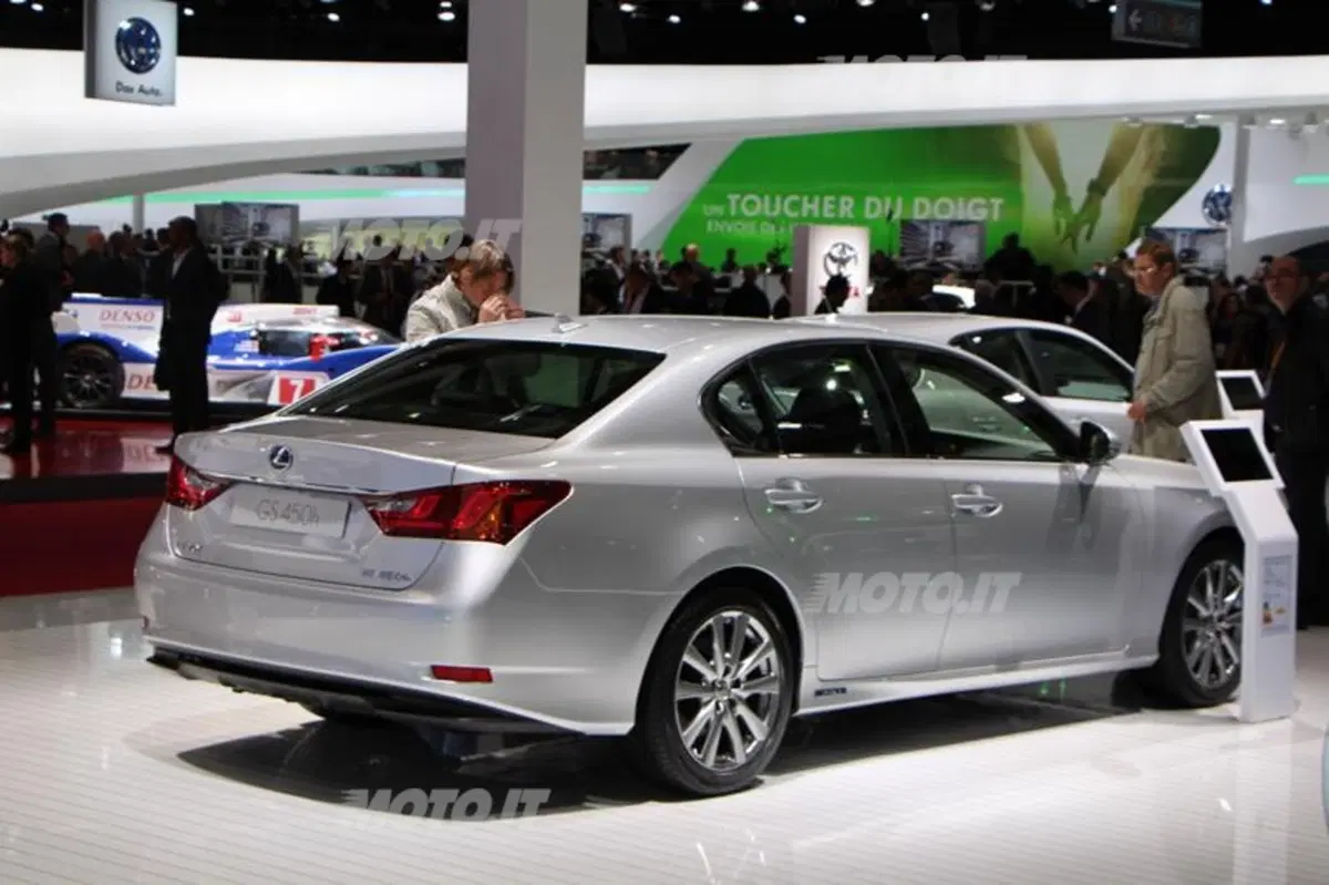 Lexus al Salone di Parigi 2012 (13)