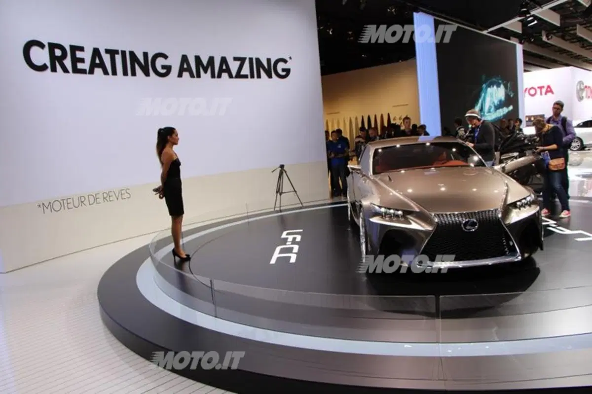 Lexus al Salone di Parigi 2012 (18)