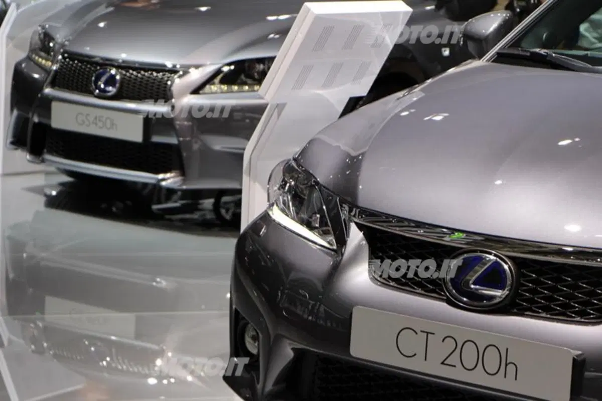 Lexus al Salone di Parigi 2012 (25)