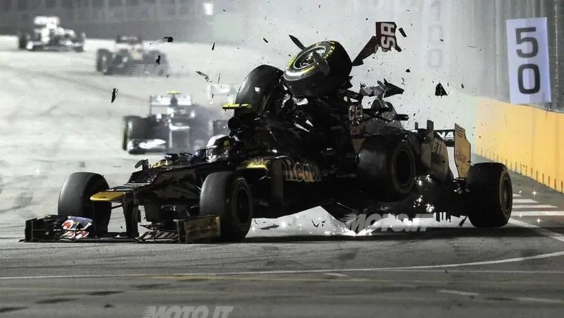 GP Singapore 2012: la foto sequenza dell'incidente di Schumacher