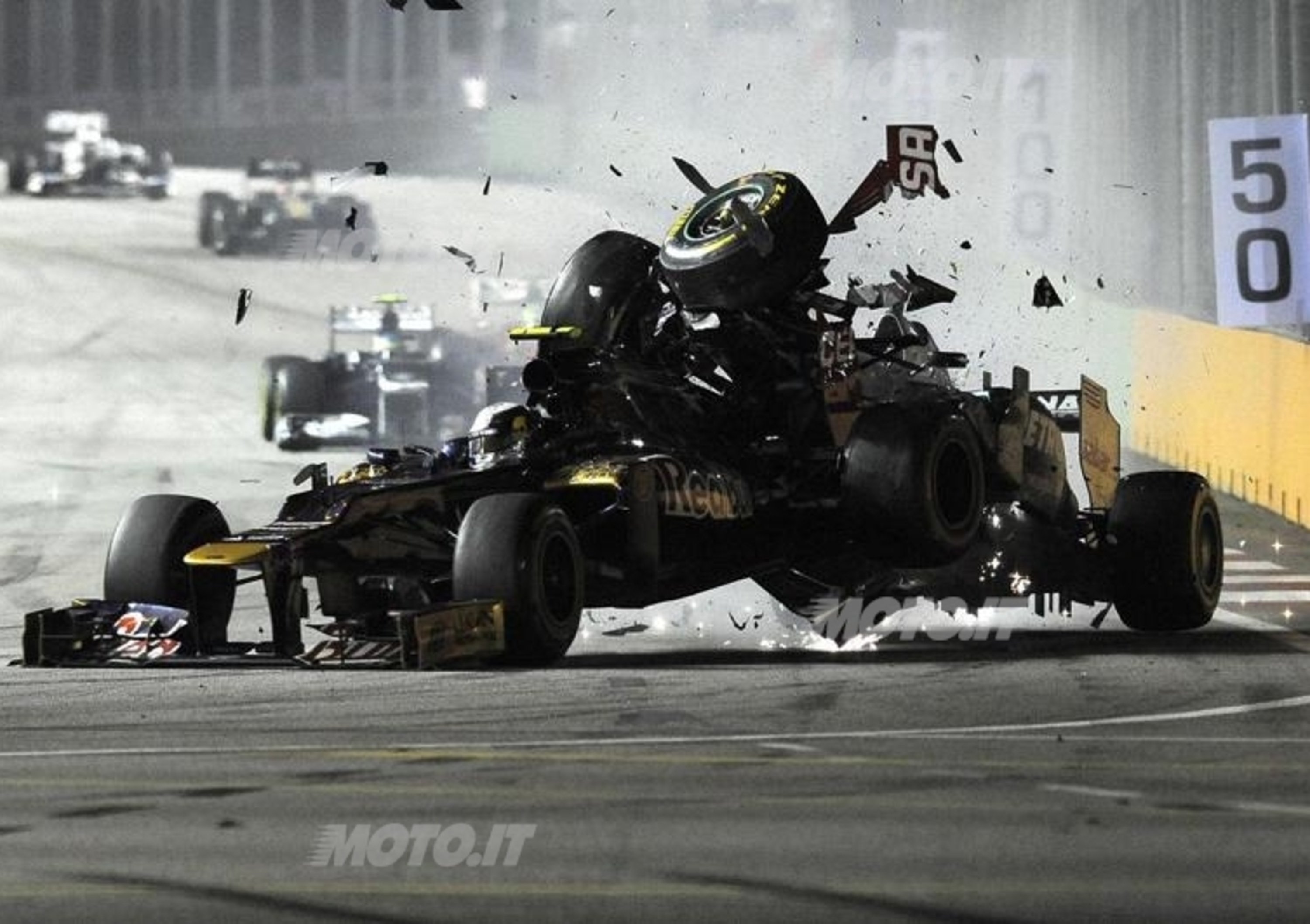 GP Singapore 2012: la foto sequenza dell&#039;incidente di Schumacher