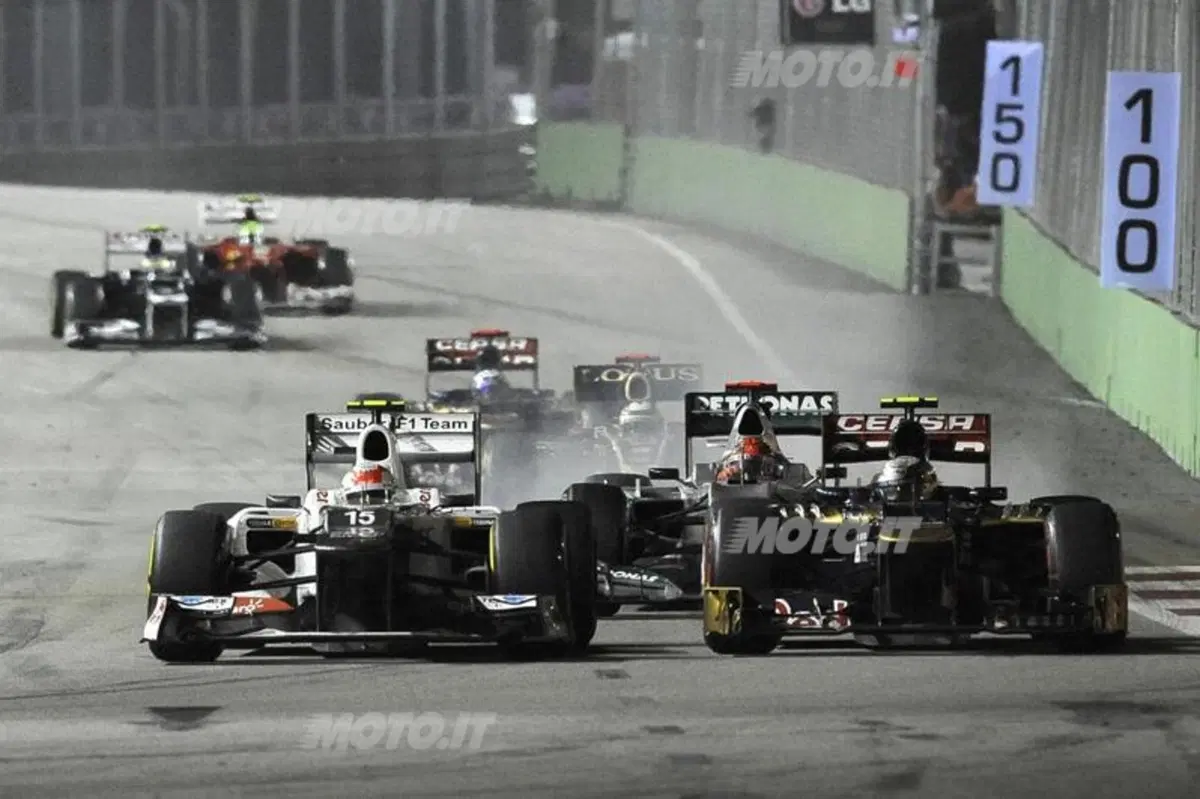 GP Singapore 2012: la foto sequenza dell'incidente di Schumacher (2)