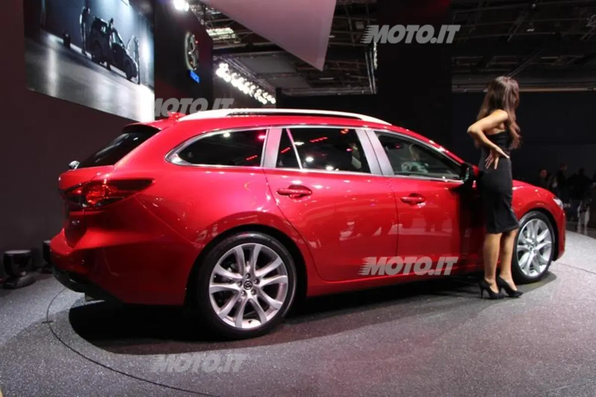 Mazda al Salone di Parigi 2012 (2)