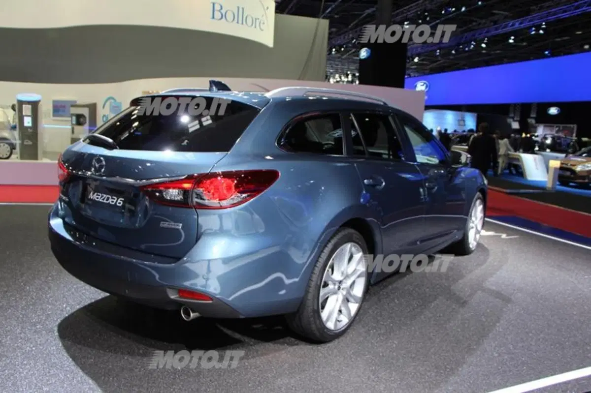 Mazda al Salone di Parigi 2012 (8)
