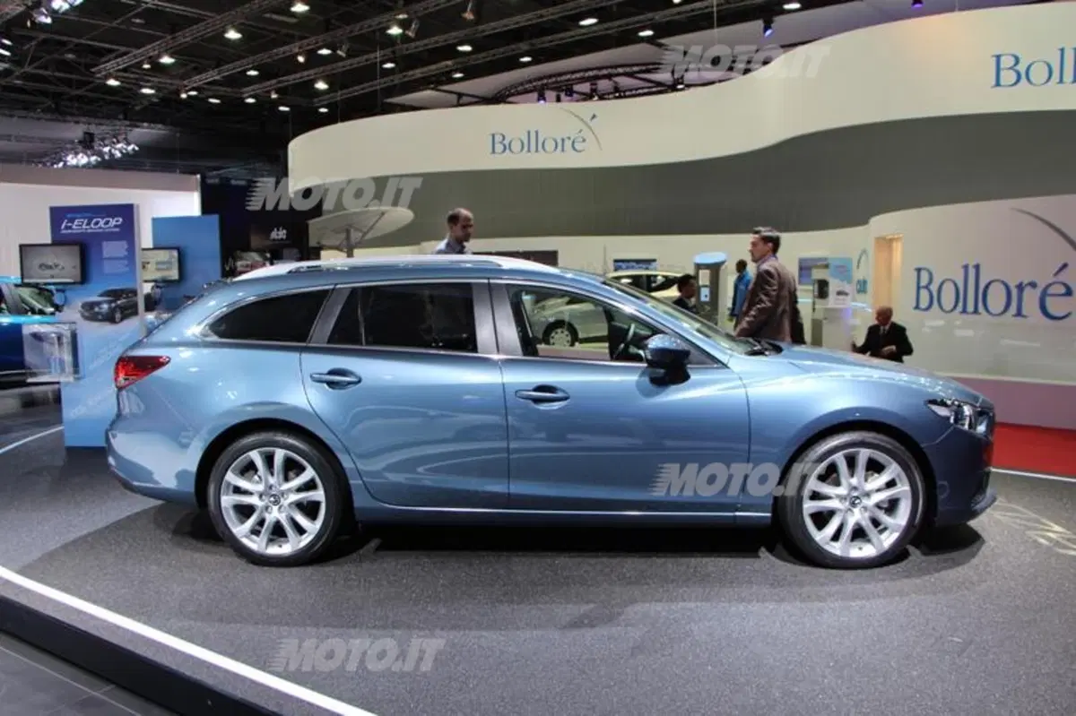 Mazda al Salone di Parigi 2012 (9)