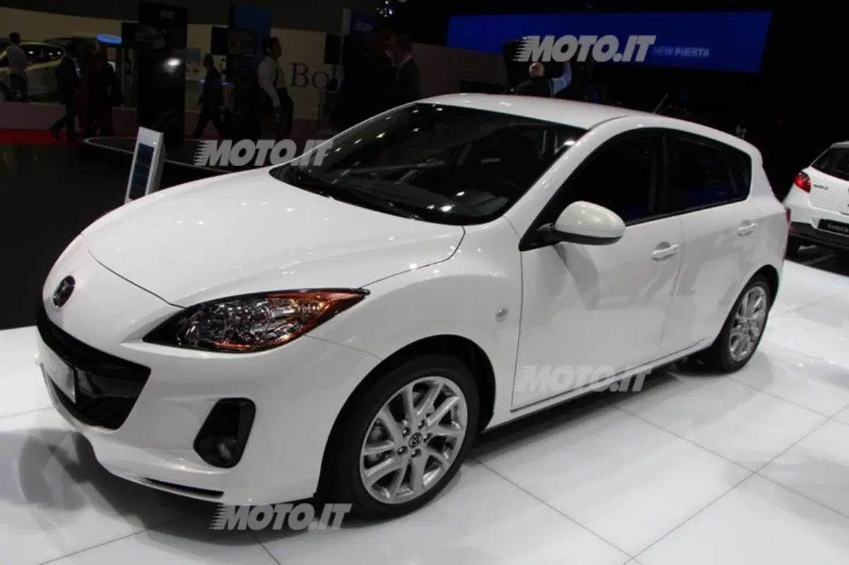 Mazda al Salone di Parigi 2012 (17)