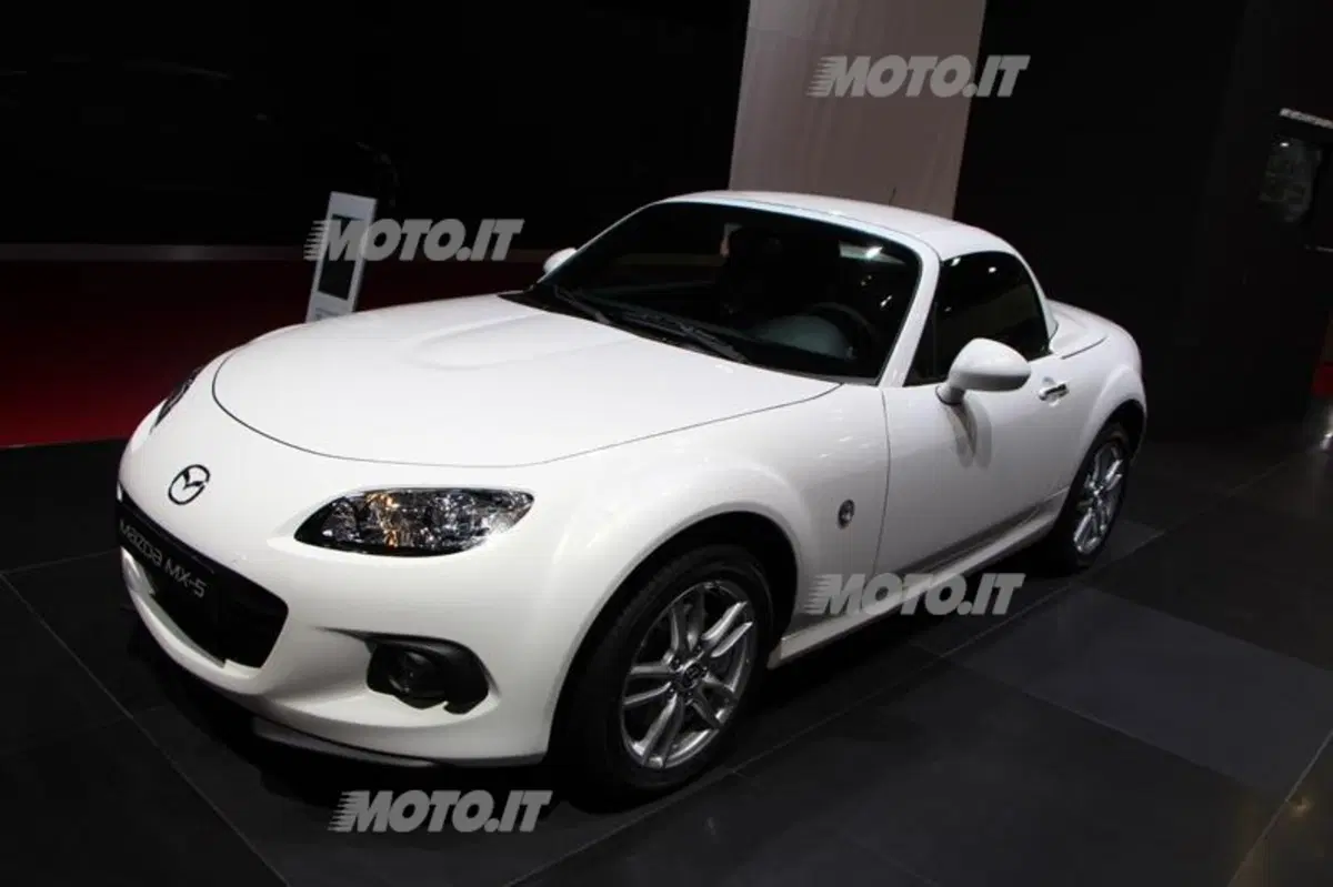 Mazda al Salone di Parigi 2012 (22)