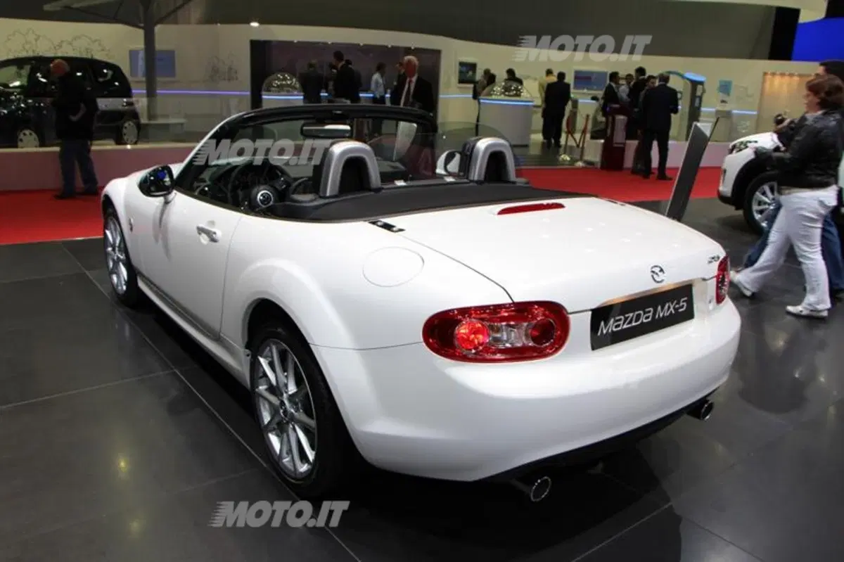 Mazda al Salone di Parigi 2012 (23)
