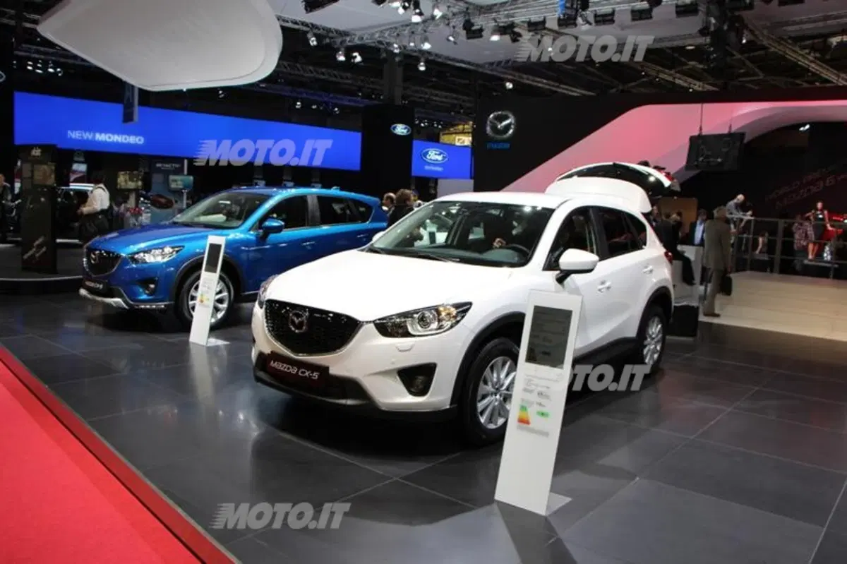 Mazda al Salone di Parigi 2012 (26)