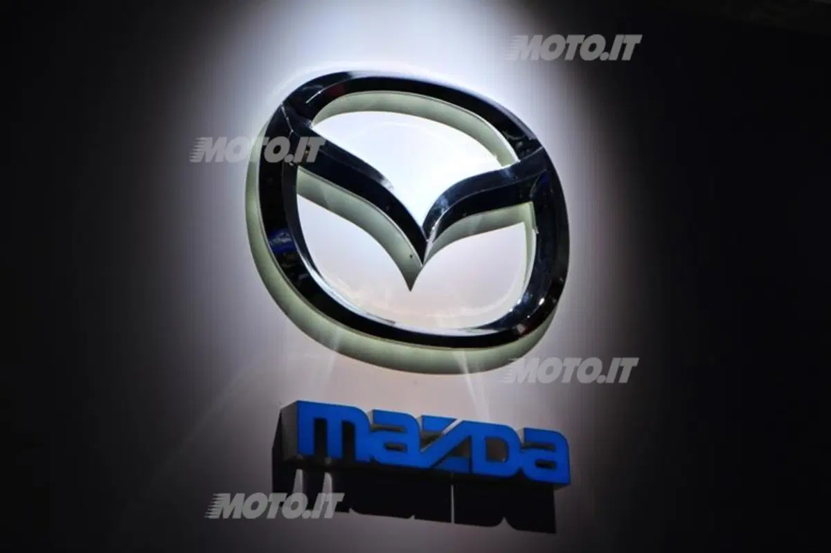 Mazda al Salone di Parigi 2012 (28)