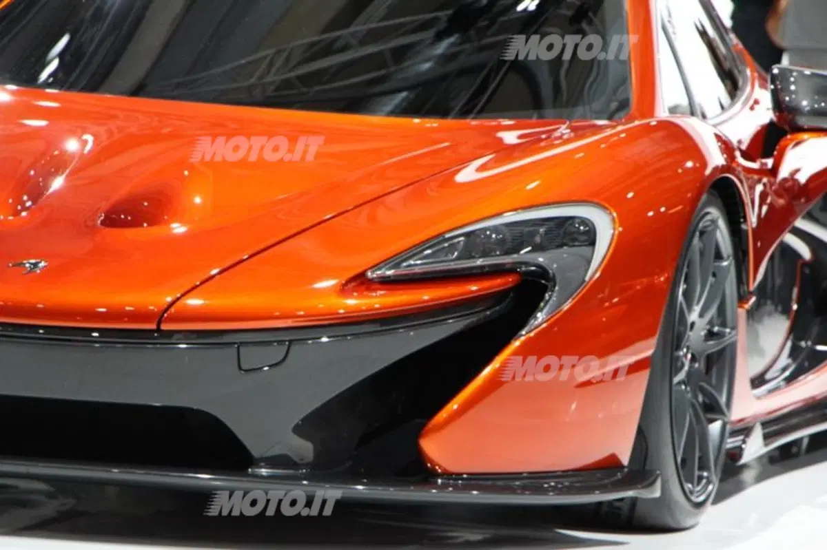 McLaren al Salone di Parigi 2012 (3)