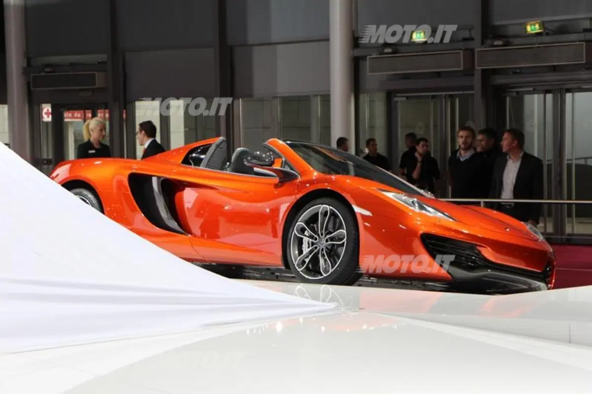 McLaren al Salone di Parigi 2012 (12)