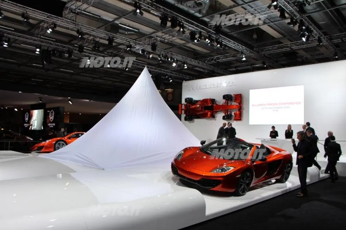 McLaren al Salone di Parigi 2012 (17)