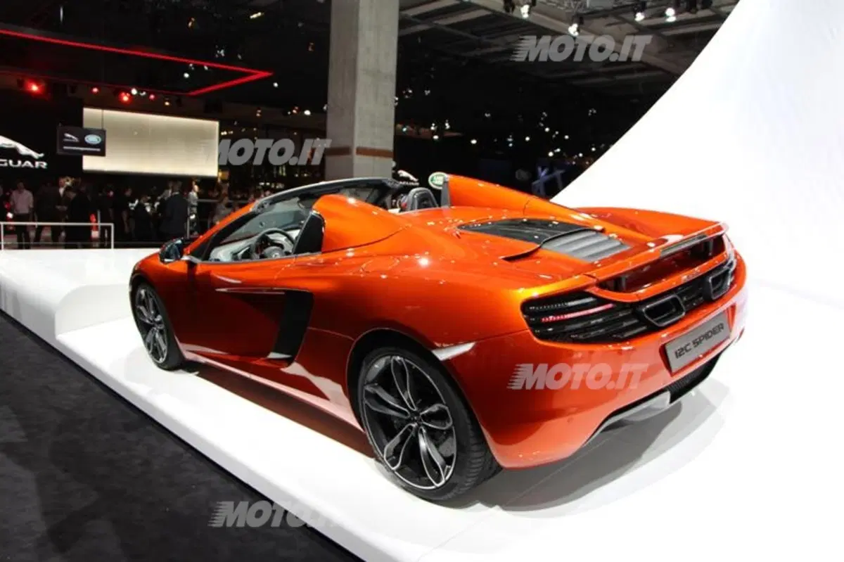 McLaren al Salone di Parigi 2012 (18)