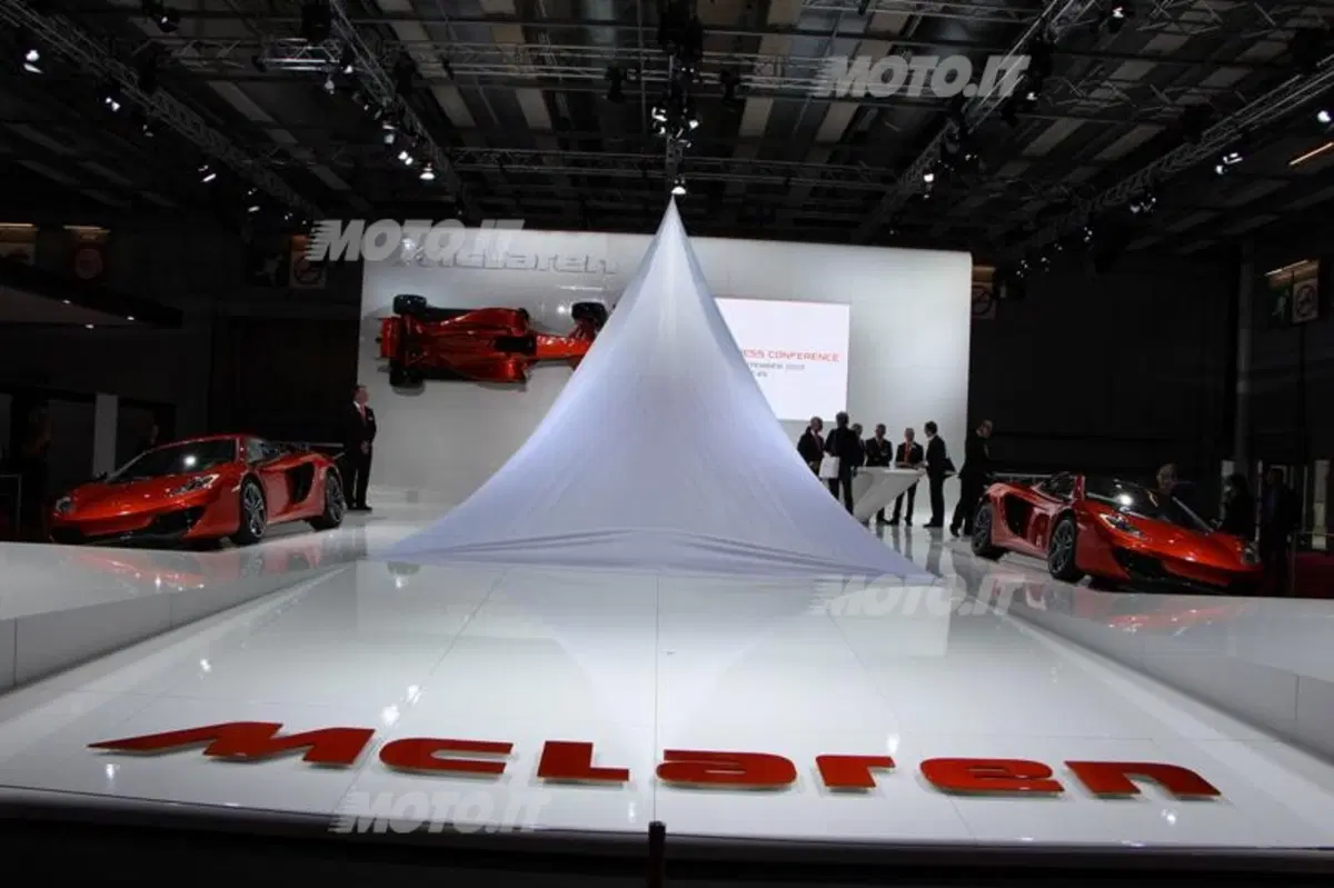 McLaren al Salone di Parigi 2012 (19)