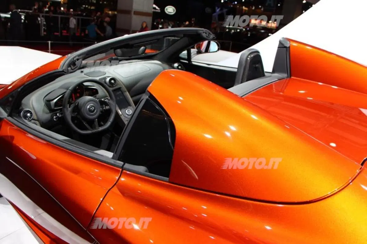 McLaren al Salone di Parigi 2012 (21)