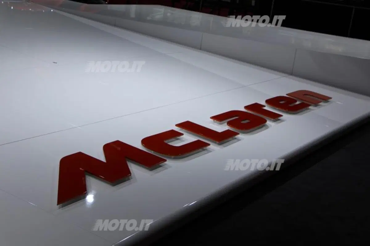 McLaren al Salone di Parigi 2012 (28)