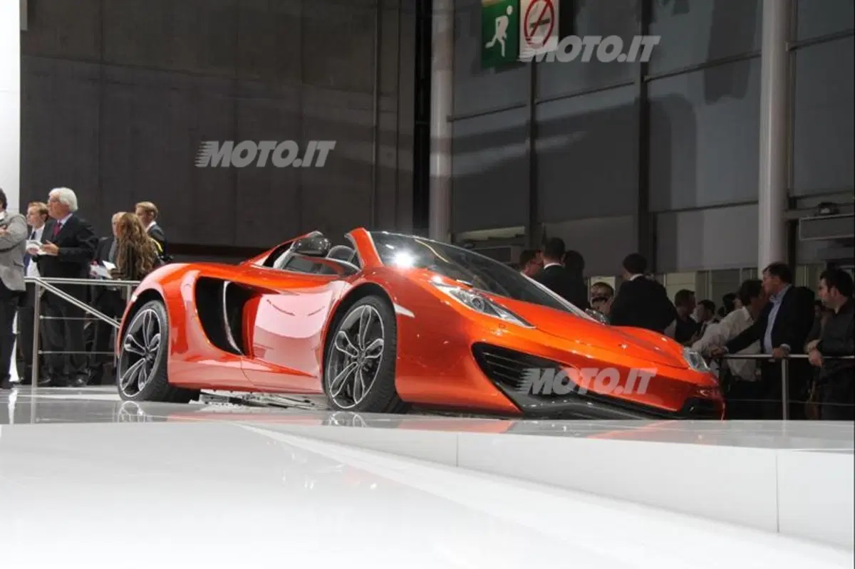 McLaren al Salone di Parigi 2012 (29)