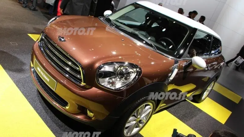 MINI al Salone di Parigi 2012