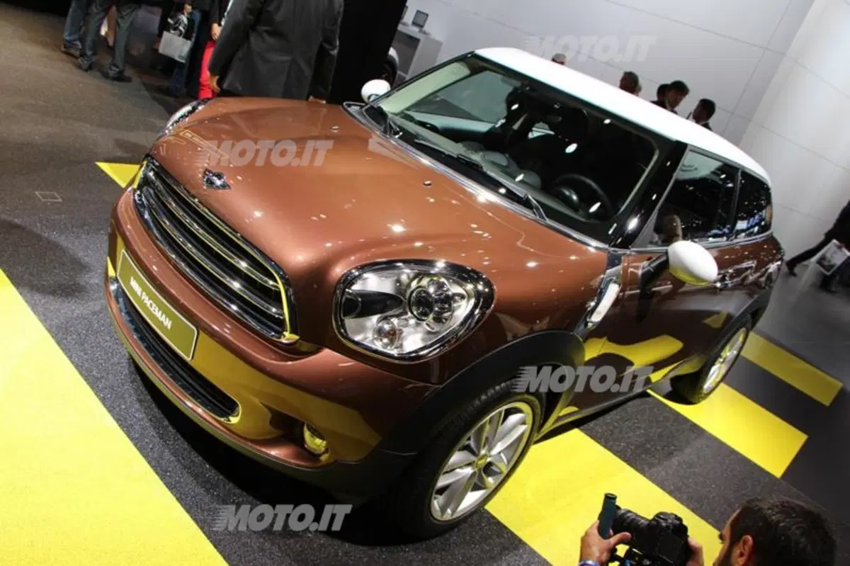 MINI al Salone di Parigi 2012