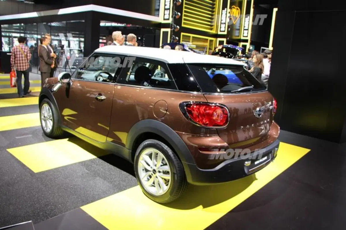 MINI al Salone di Parigi 2012 (2)