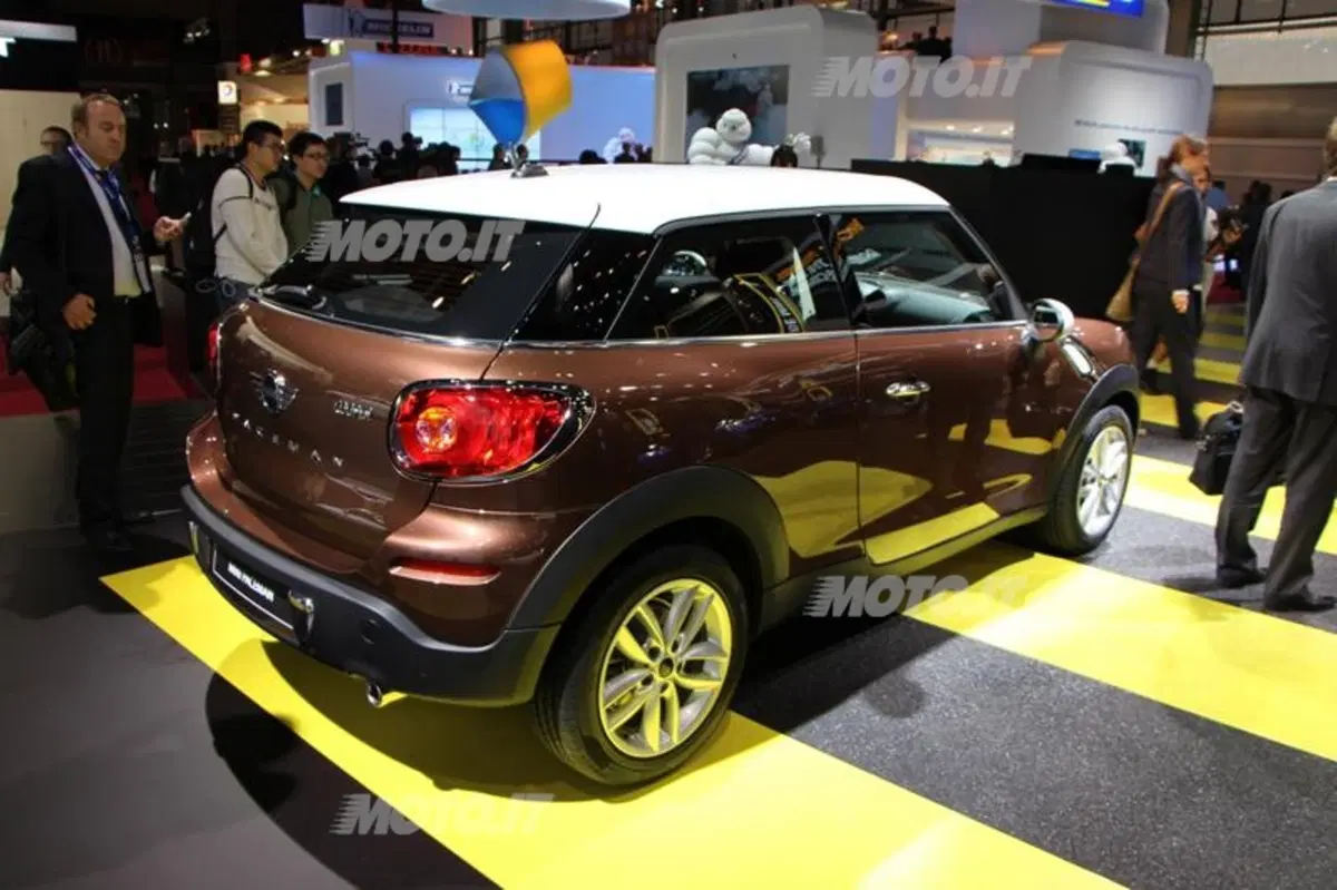 MINI al Salone di Parigi 2012 (3)