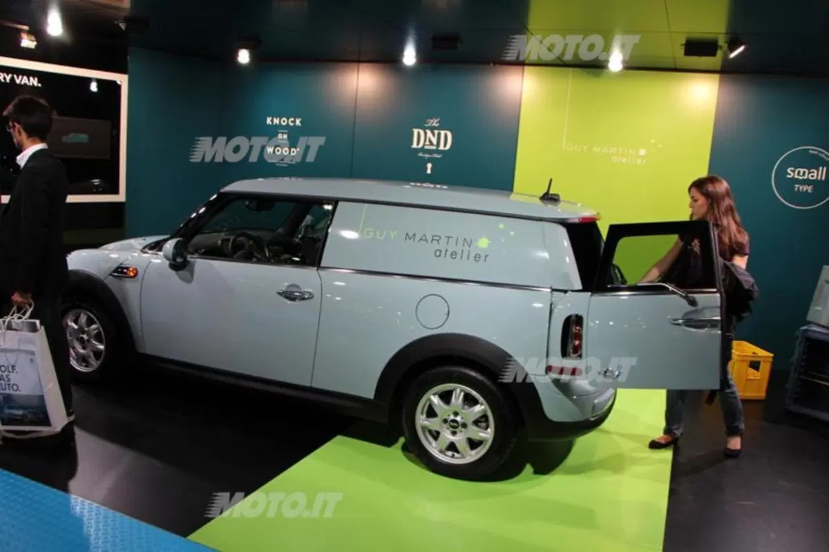 MINI al Salone di Parigi 2012 (13)