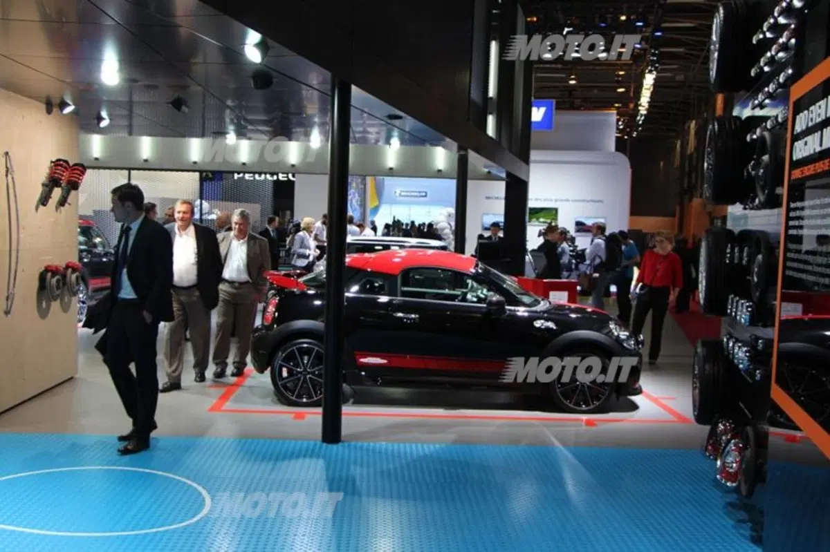 MINI al Salone di Parigi 2012 (15)