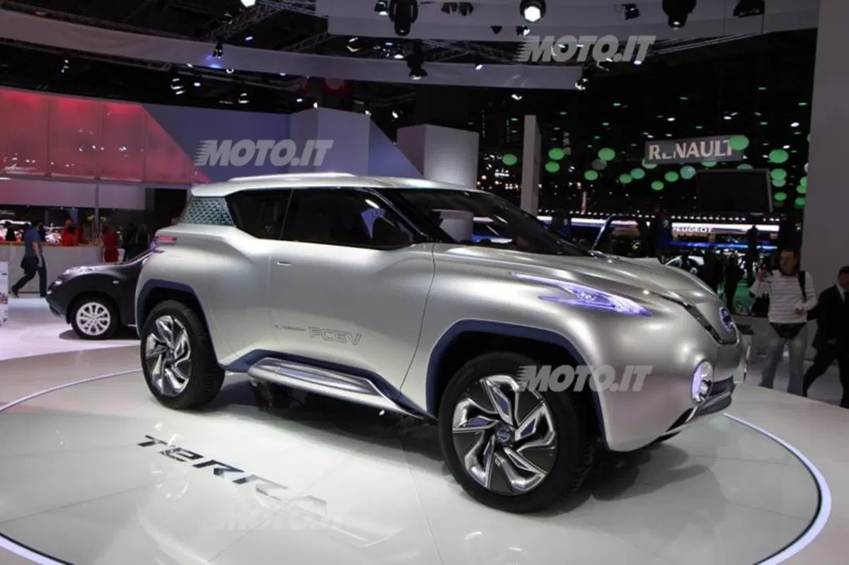 Nissan al Salone di Parigi 2012 (3)