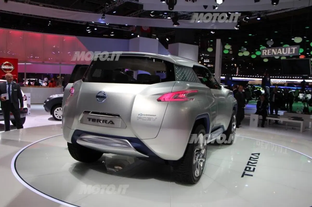 Nissan al Salone di Parigi 2012 (5)