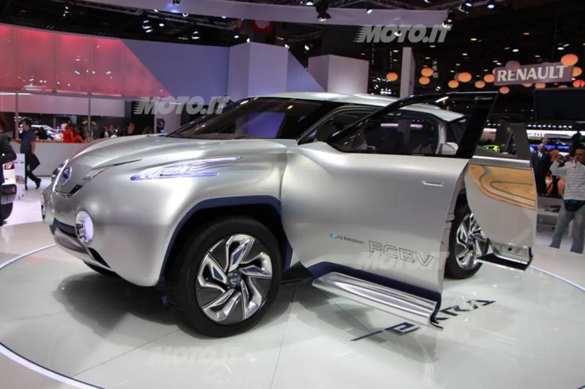 Nissan al Salone di Parigi 2012 (6)