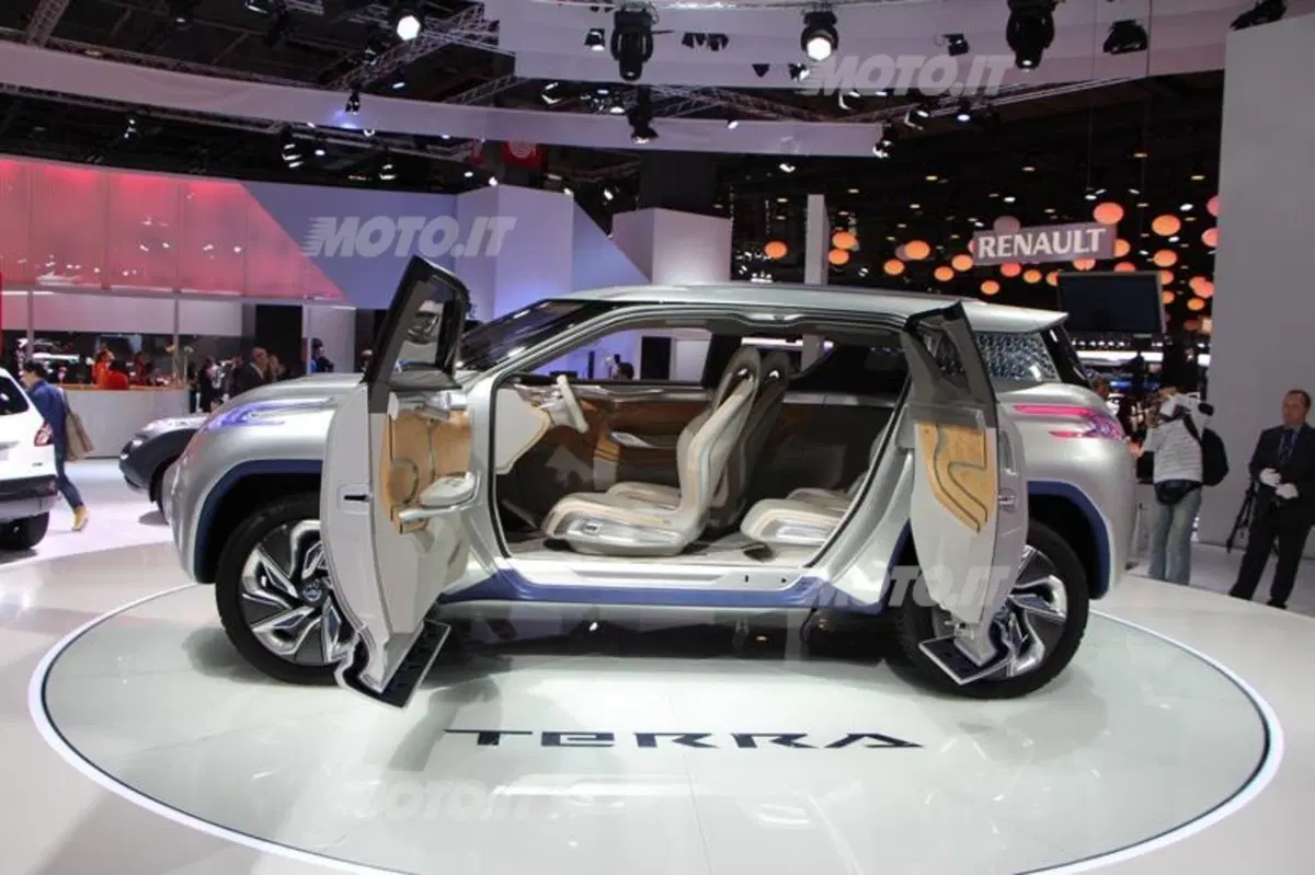 Nissan al Salone di Parigi 2012 (7)