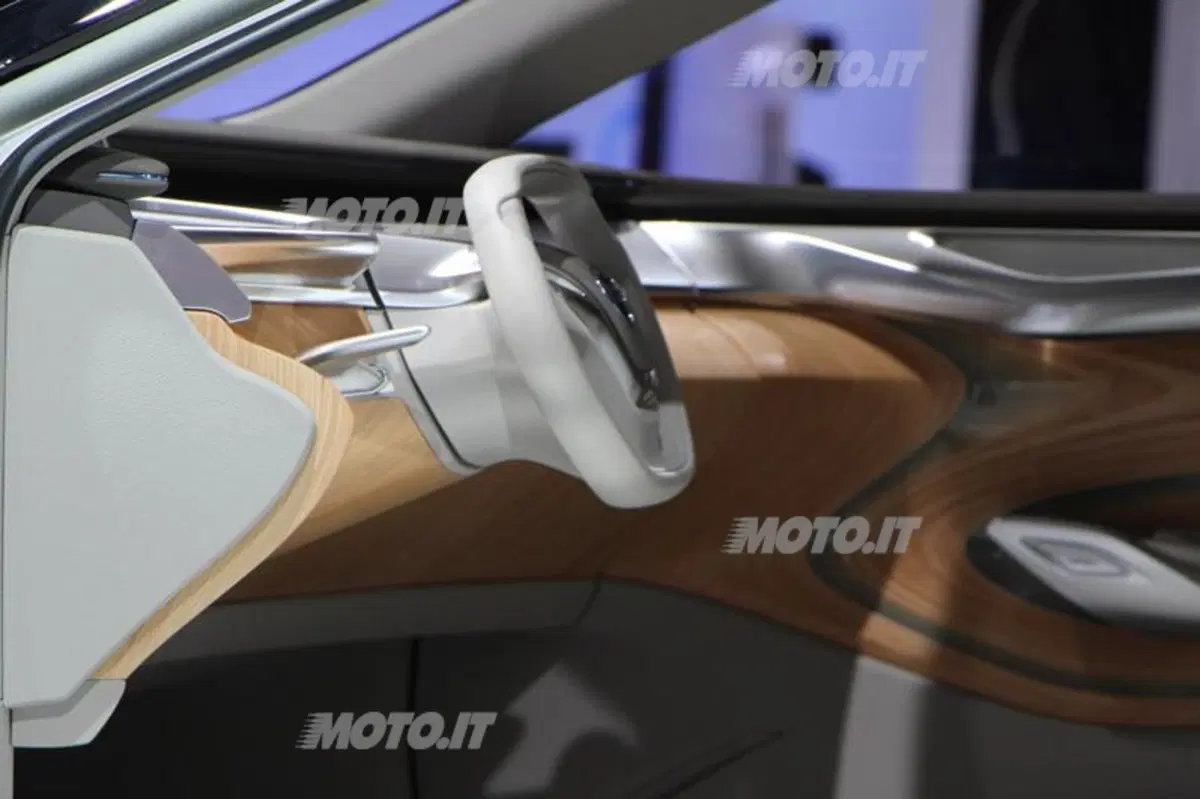 Nissan al Salone di Parigi 2012 (19)