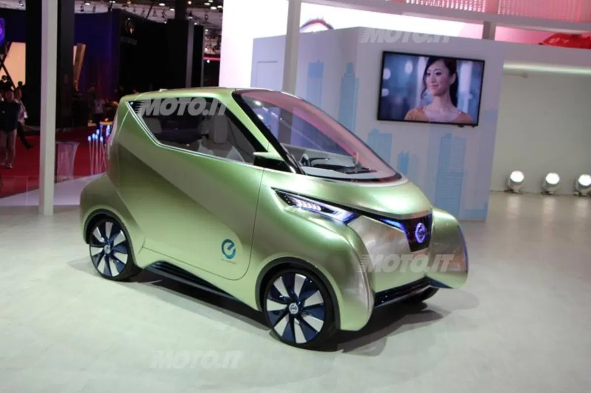 Nissan al Salone di Parigi 2012 (23)