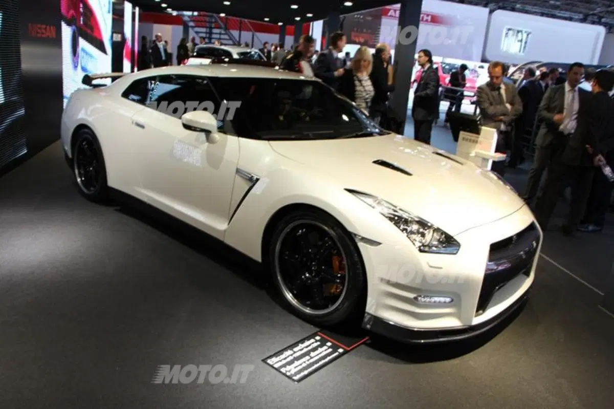 Nissan al Salone di Parigi 2012 (25)